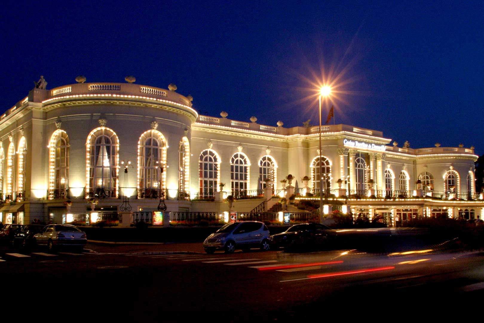 HOTEL LA CHENEVIERE En el corazón de Normandía Deauville Casino