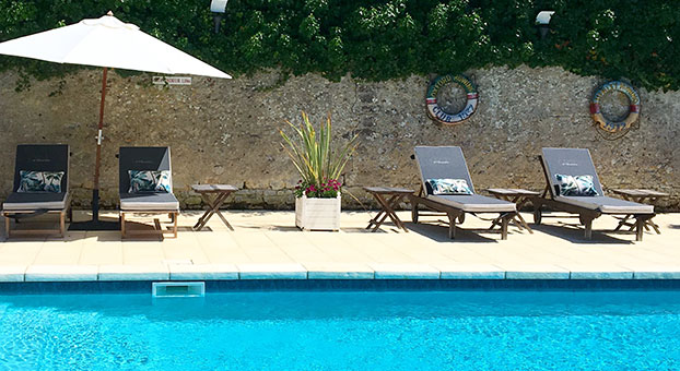 Hotel Chenevieres Pool
