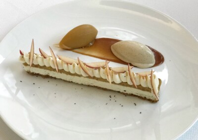 Postre en el restaurante gourmet Le Botaniste en Château la Chenevière
